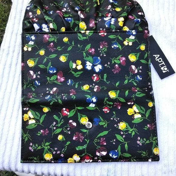 Wallet - Picture 8 of 11